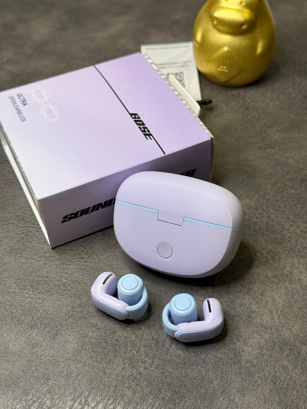 Fones de ouvido Bose Ultra Ear Clip Open na edição Poison