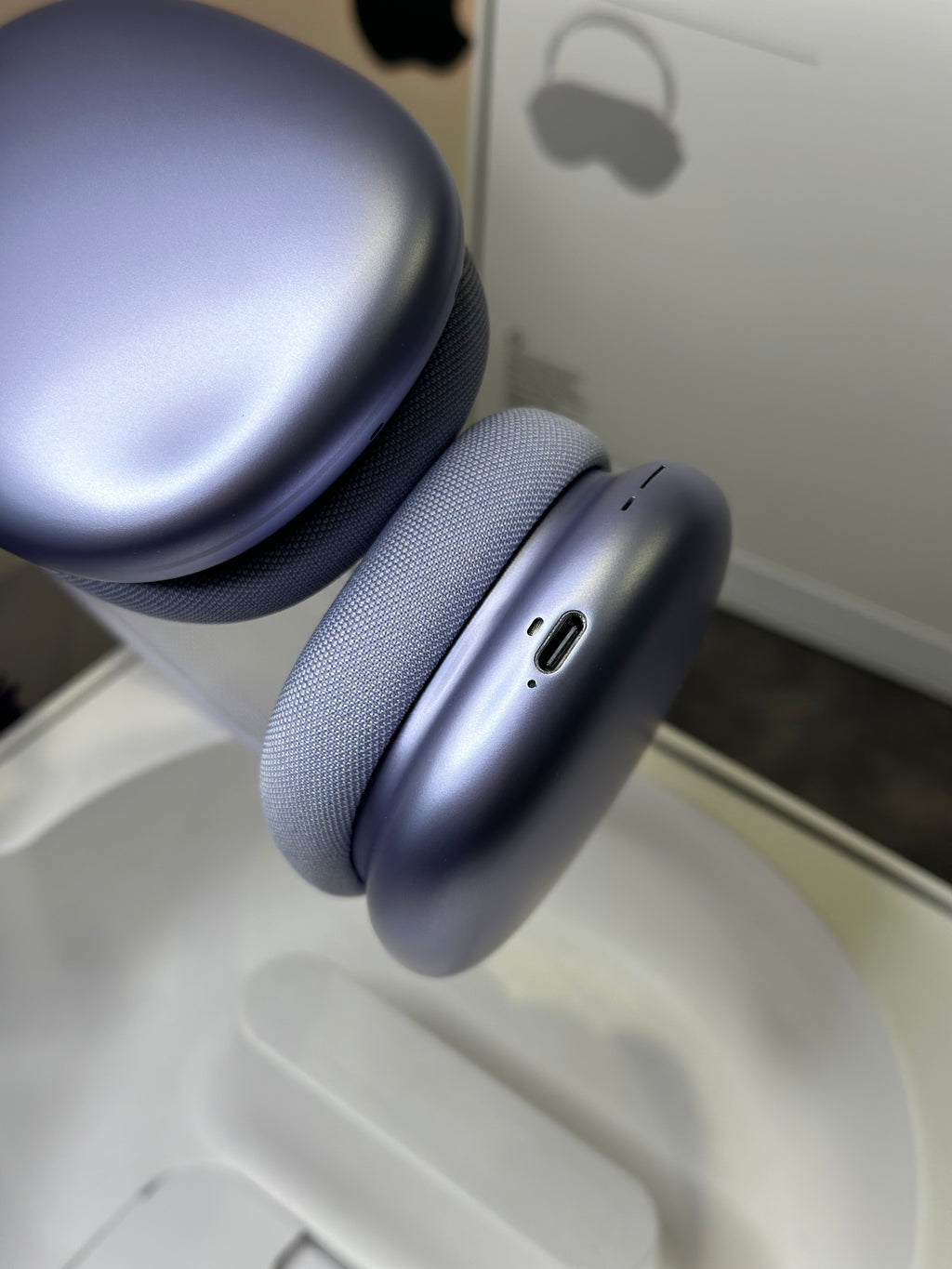 Apple AirPods Max Purple