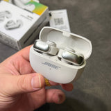 Fones de ouvido Bose Ultra Ear Clip Open na edição Poison