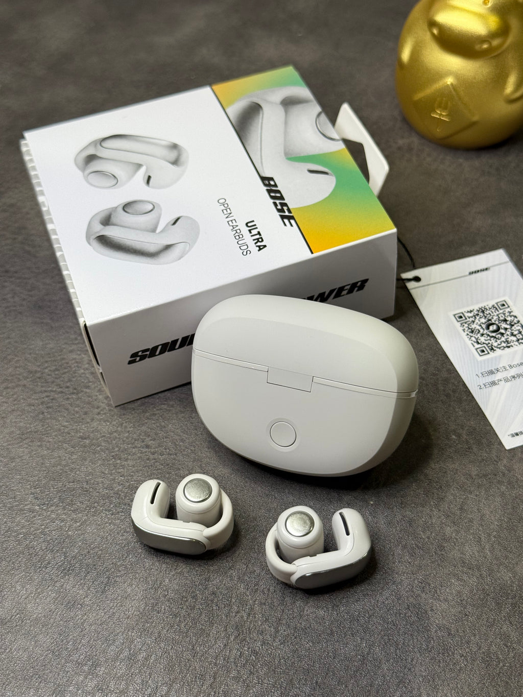 Fones de ouvido Bose Ultra Ear Clip Open na edição Poison