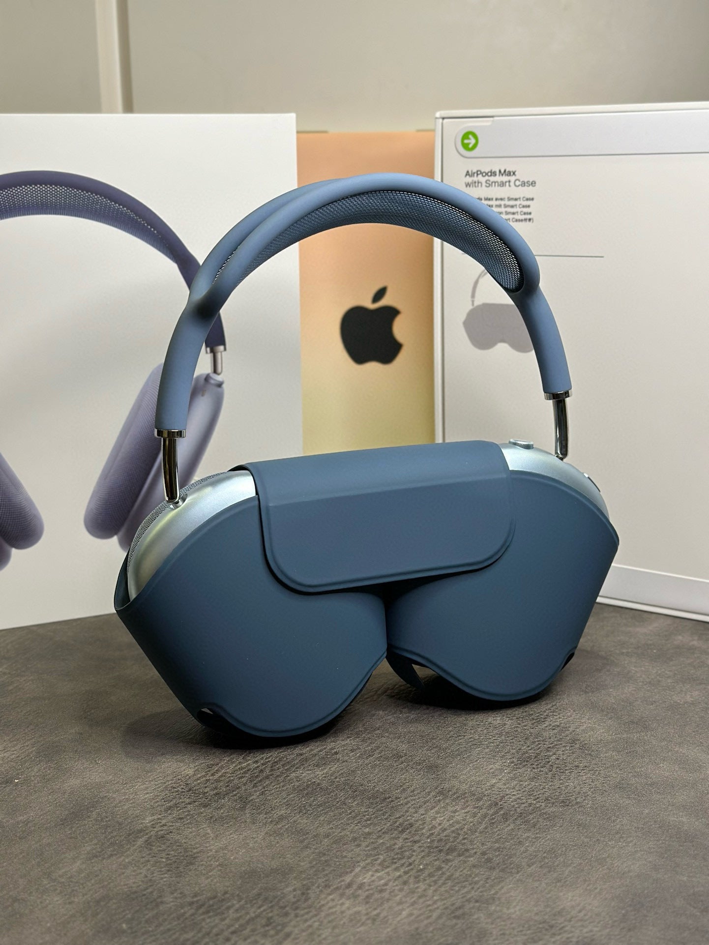 Apple AirPods Max Blue