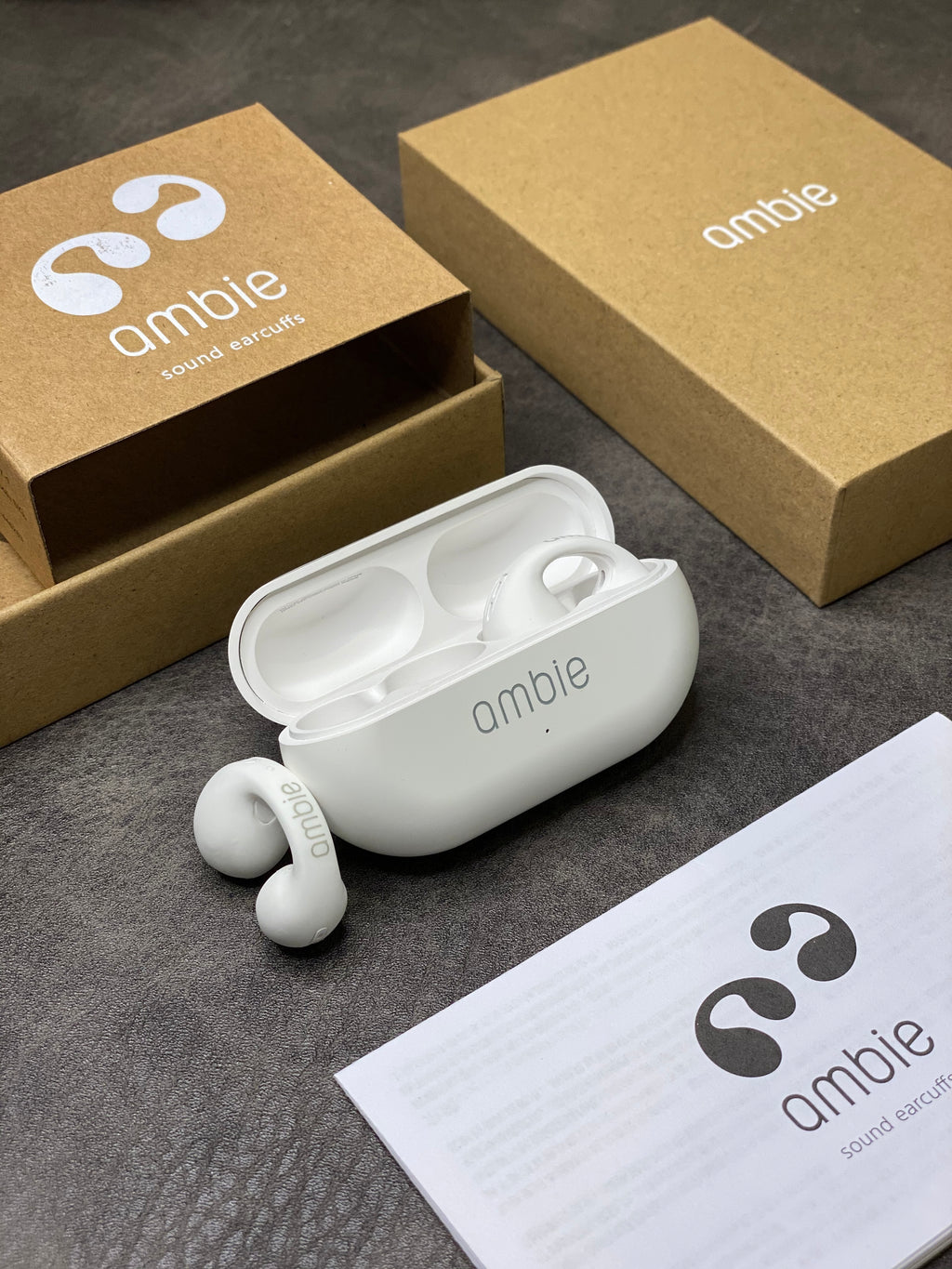 Clipe Auricular de Condução Óssea Ambie Branco