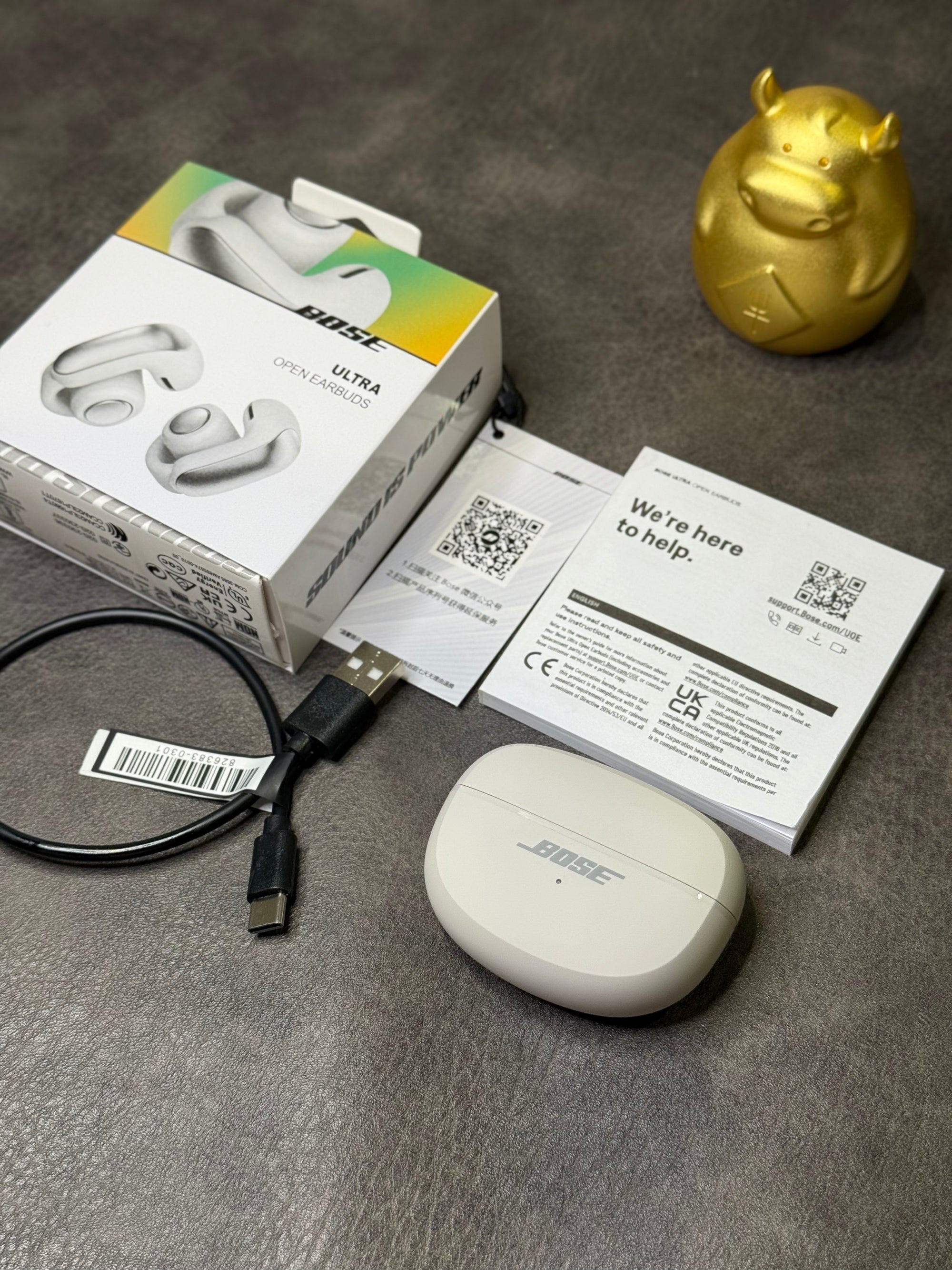 Fones de ouvido Bose Ultra Ear Clip Open na edição Poison