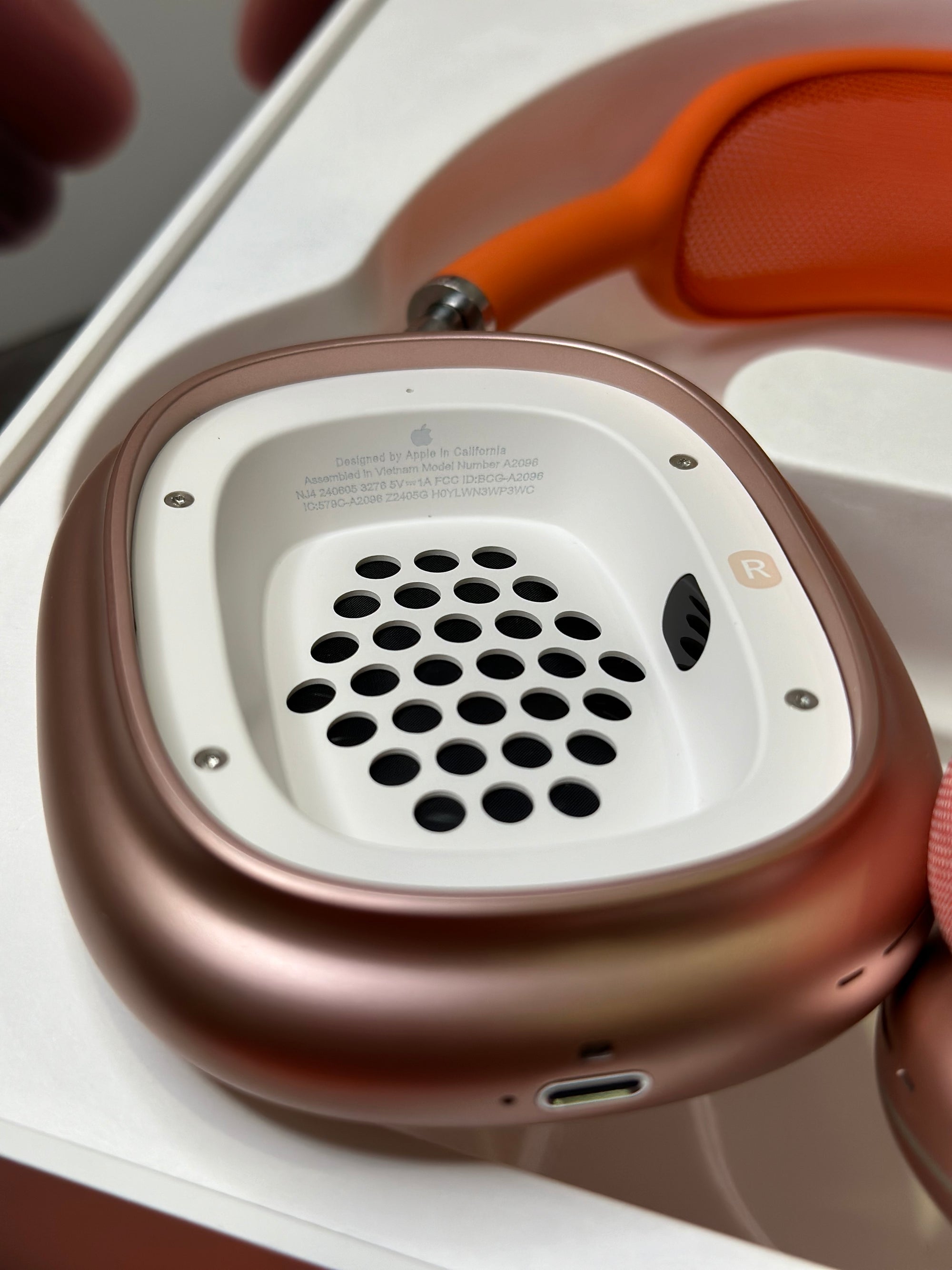 Apple AirPods Max Orange