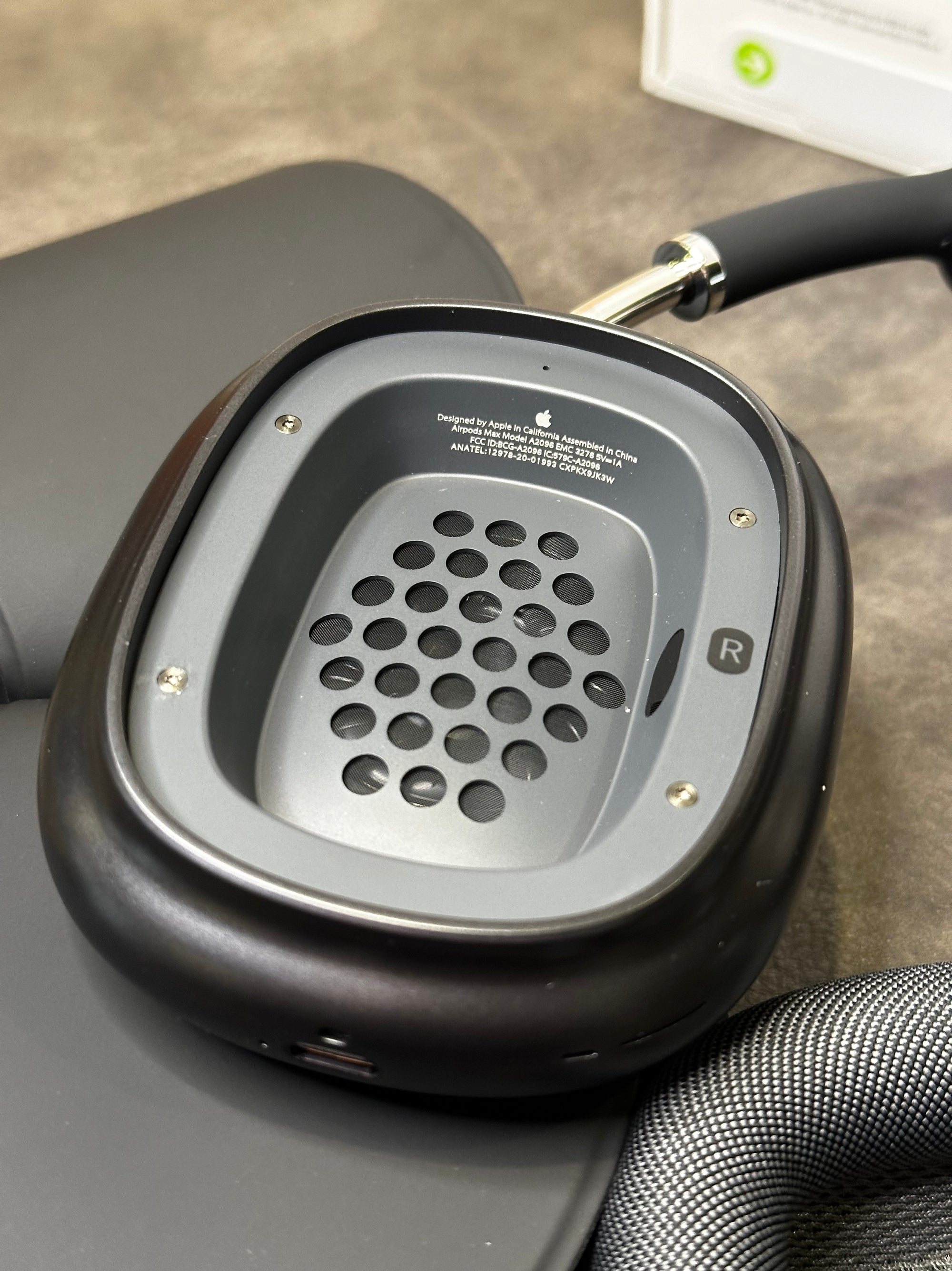 Apple AirPods Max Midnight