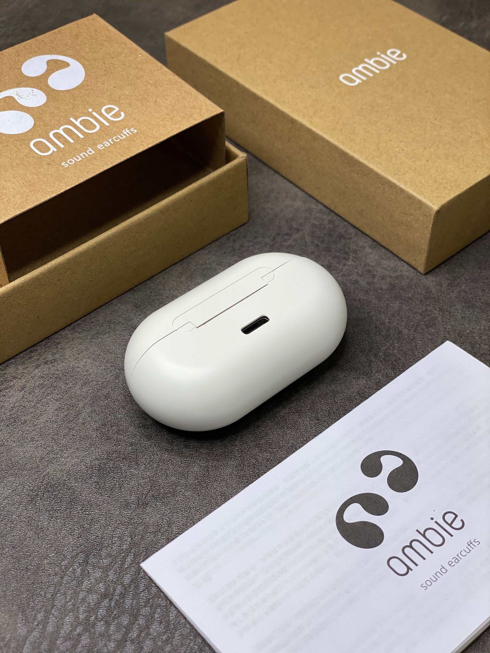 Clipe Auricular de Condução Óssea Ambie Branco