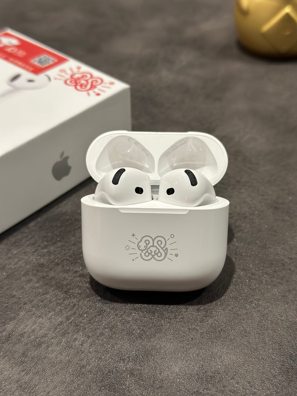 Apple AirPods 4 Edição ANC com Redução de Ruído
