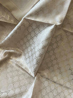 Lenço Gucci Quadrado de Seda Cor Off-white / Creme Perolado