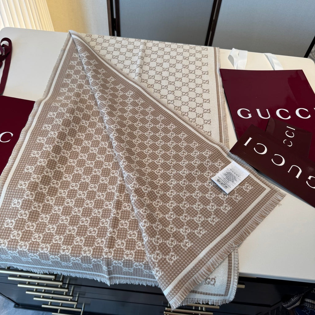 Cachecol Gucci De Lã Cor Bege / Marrom Claro