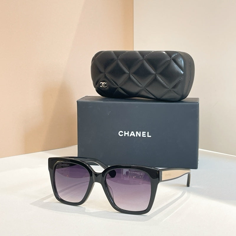 CHANEL - Óculos De Sol