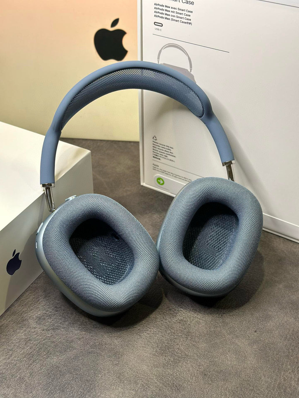 Apple AirPods Max Blue