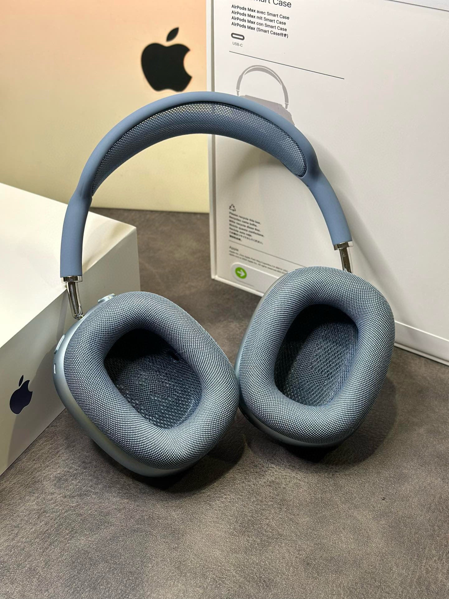 Apple AirPods Max Blue