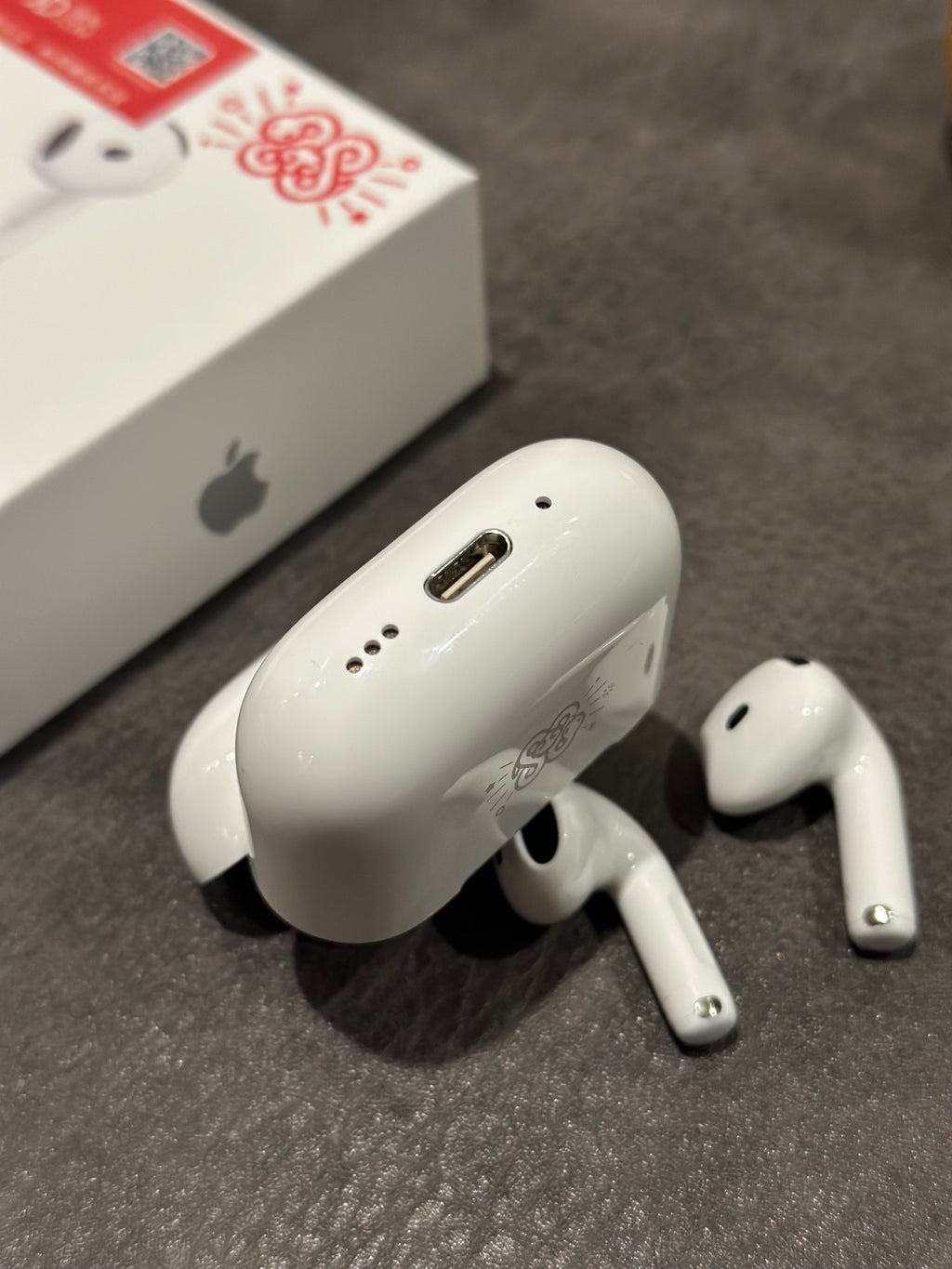 Apple AirPods 4 Edição ANC com Redução de Ruído