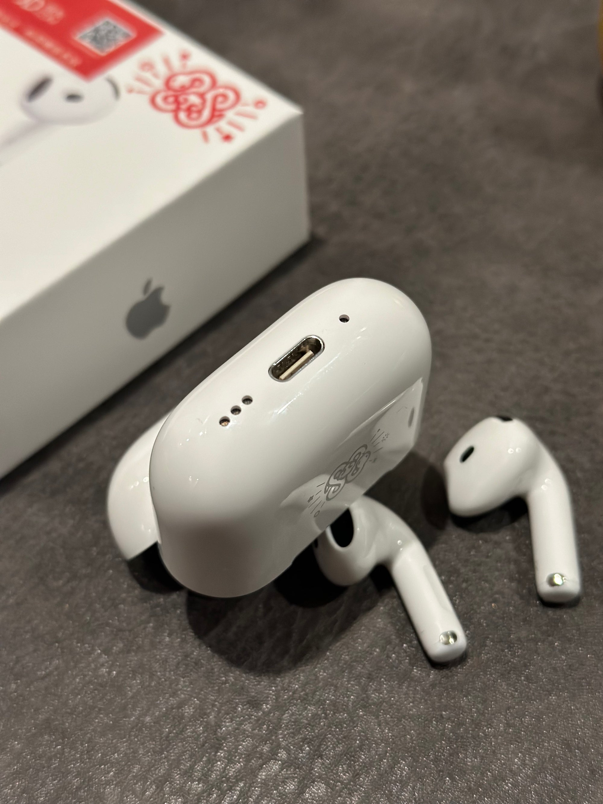 Apple AirPods 4 Edição ANC com Redução de Ruído