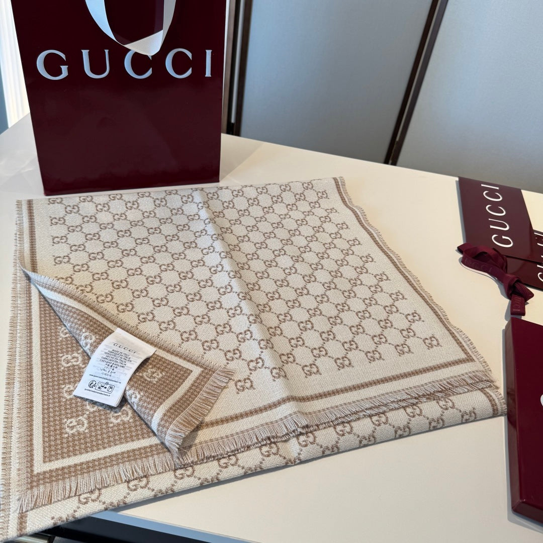 Cachecol Gucci De Lã Cor Bege / Marrom Claro