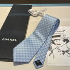 GRAVATA CHANEL DE SEDA COM MOGRAMA CC