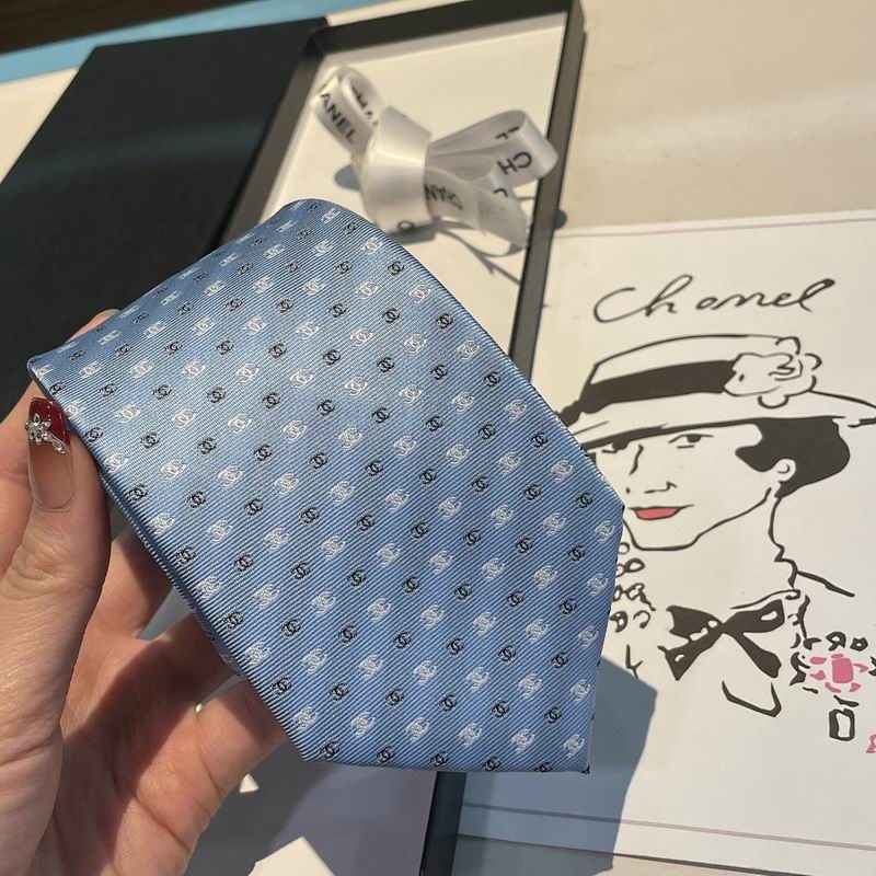 GRAVATA CHANEL DE SEDA COM MOGRAMA CC