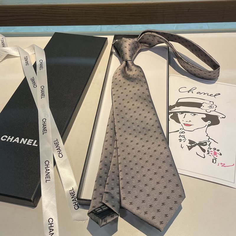 GRAVATA CHANEL DE SEDA COM MOGRAMA CC