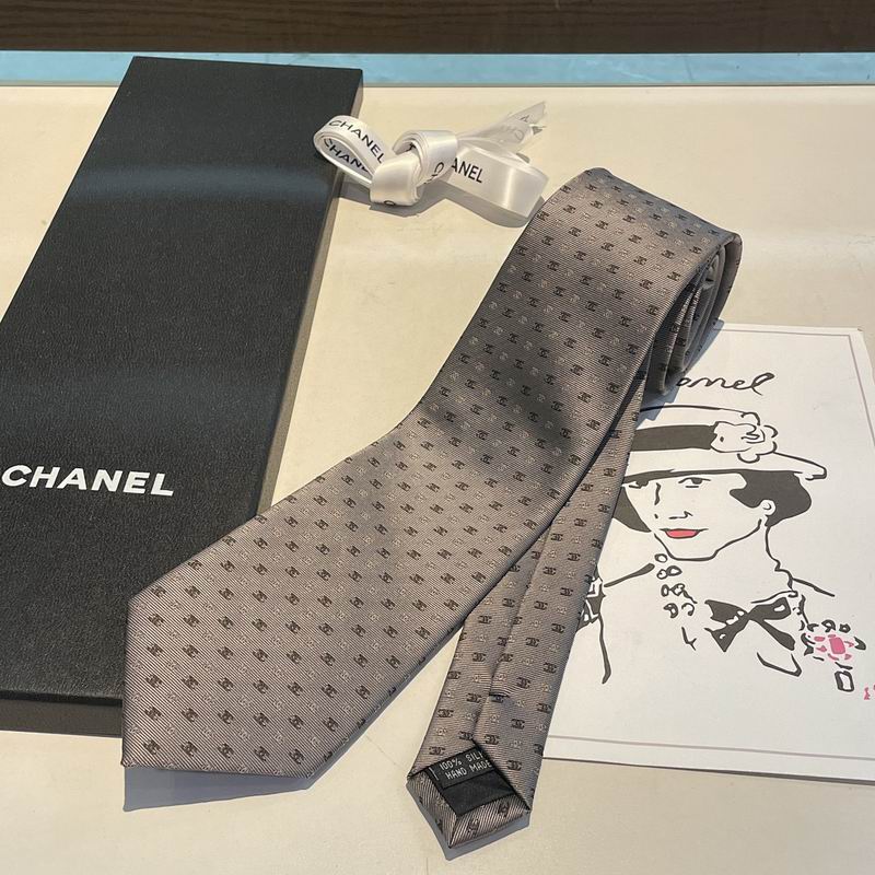GRAVATA CHANEL DE SEDA COM MOGRAMA CC