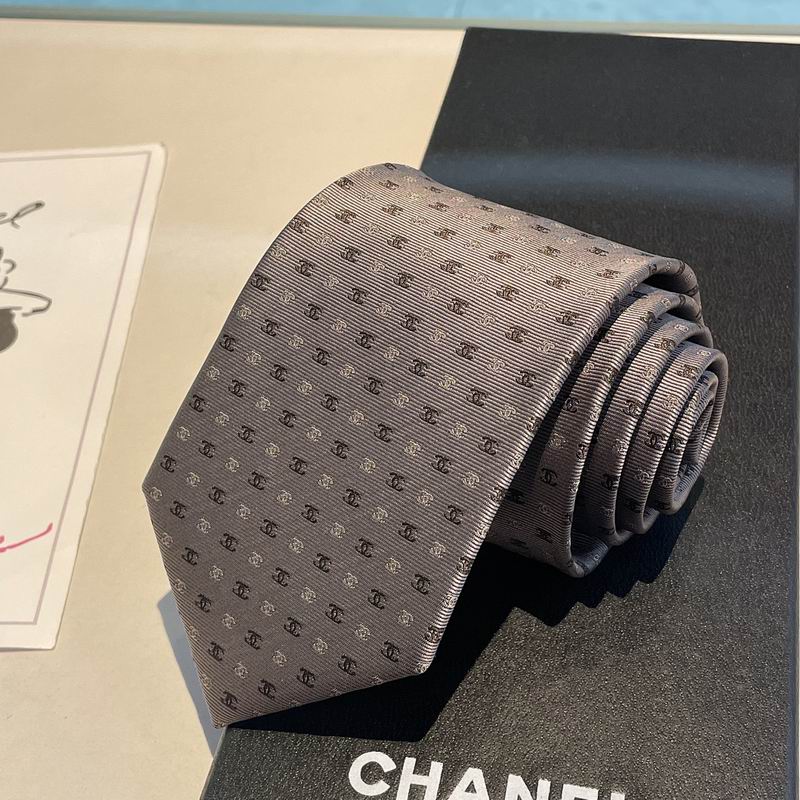 GRAVATA CHANEL DE SEDA COM MOGRAMA CC