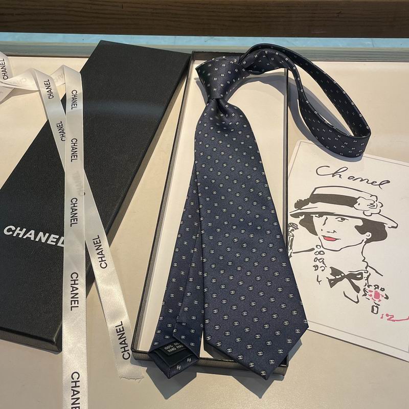 GRAVATA CHANEL DE SEDA COM MOGRAMA CC