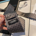 GRAVATA CHANEL DE SEDA COM MOGRAMA CC