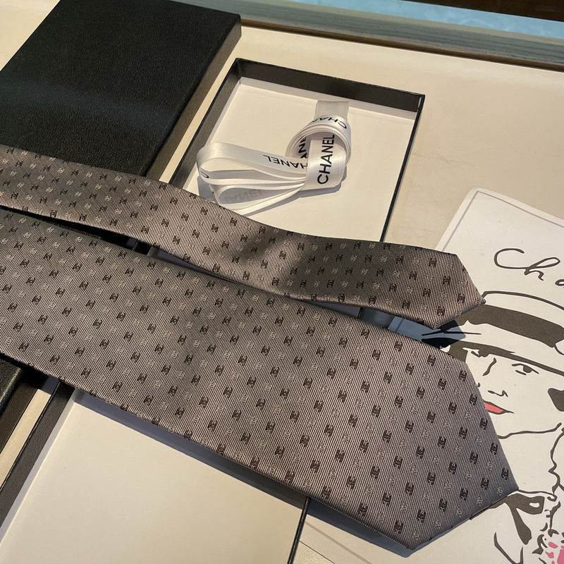 GRAVATA CHANEL DE SEDA COM MOGRAMA CC