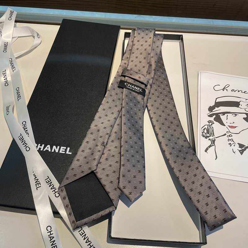 GRAVATA CHANEL DE SEDA COM MOGRAMA CC