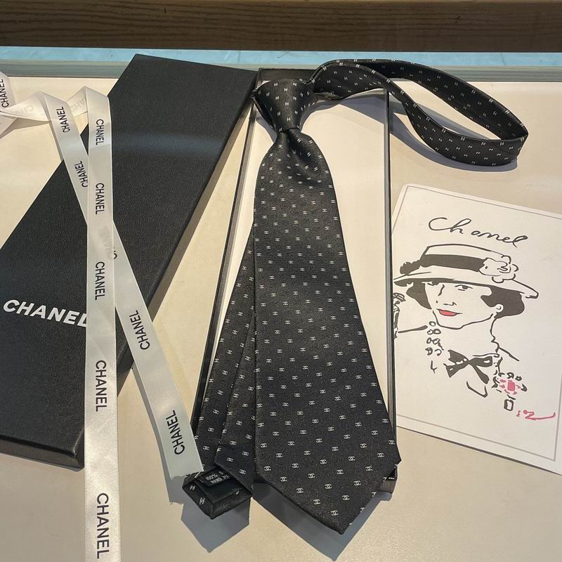GRAVATA CHANEL DE SEDA COM MOGRAMA CC