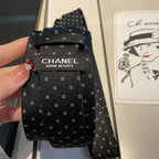 GRAVATA CHANEL DE SEDA COM MOGRAMA CC