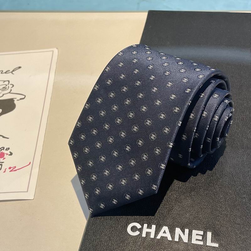 GRAVATA CHANEL DE SEDA COM MOGRAMA CC