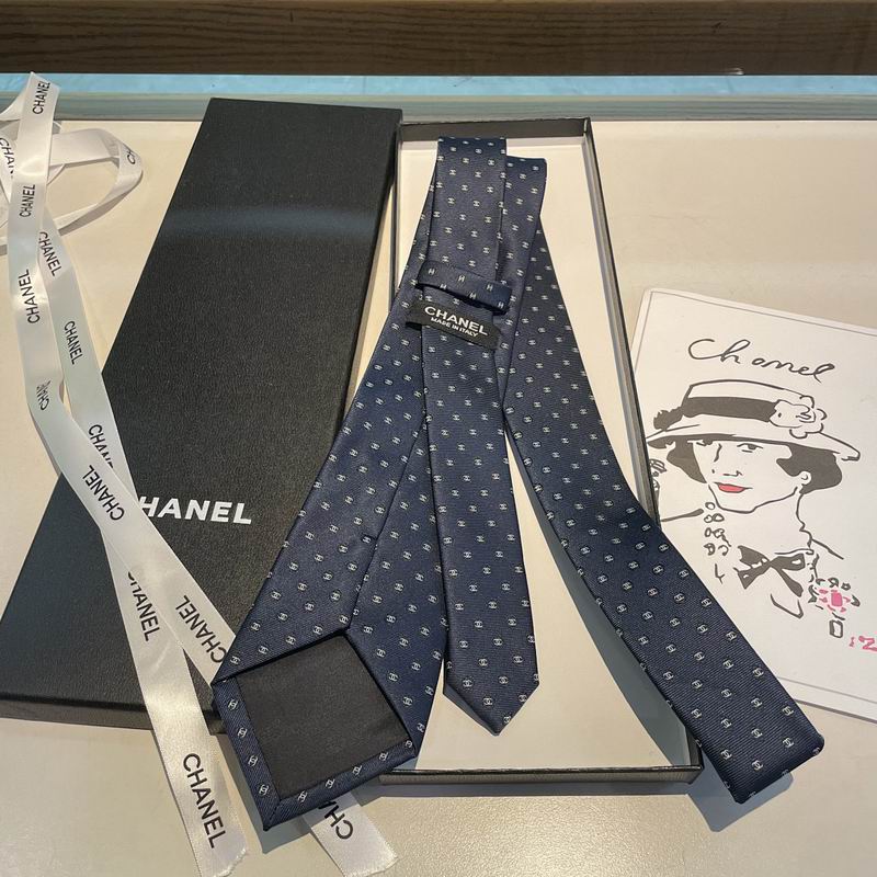 GRAVATA CHANEL DE SEDA COM MOGRAMA CC
