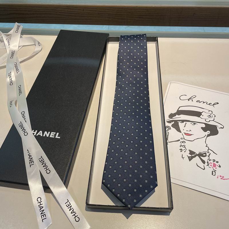 GRAVATA CHANEL DE SEDA COM MOGRAMA CC