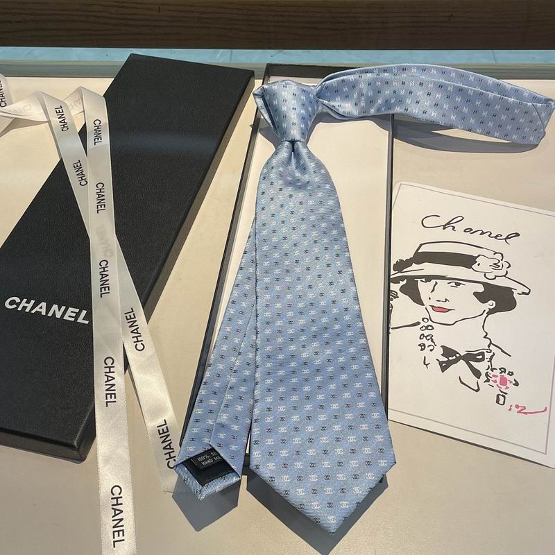 GRAVATA CHANEL DE SEDA COM MOGRAMA CC