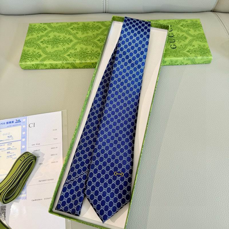 GRAVATA GUCCI  DE JACQUARD DE SEDA COM PADRÃO MINI GG