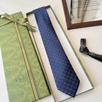 GRAVATA GUCCI  DE JACQUARD DE SEDA COM PADRÃO GG