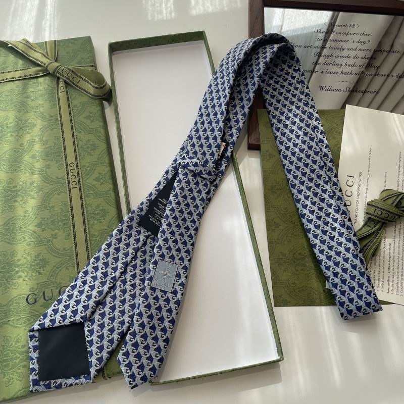 GRAVATA GUCCI INTERLOCKING G CHAIN