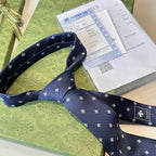 GRAVATA GUCCI DE SEDA JACQUART COM ESTAMPA DE ABELHAS GUCCI