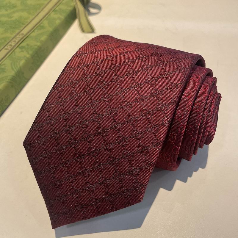 GRAVATA GUCCI DE SEDA COM ESTAMPA DOUBLE G