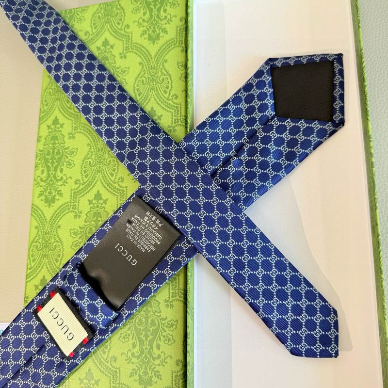 GRAVATA GUCCI  DE JACQUARD DE SEDA COM PADRÃO MINI GG