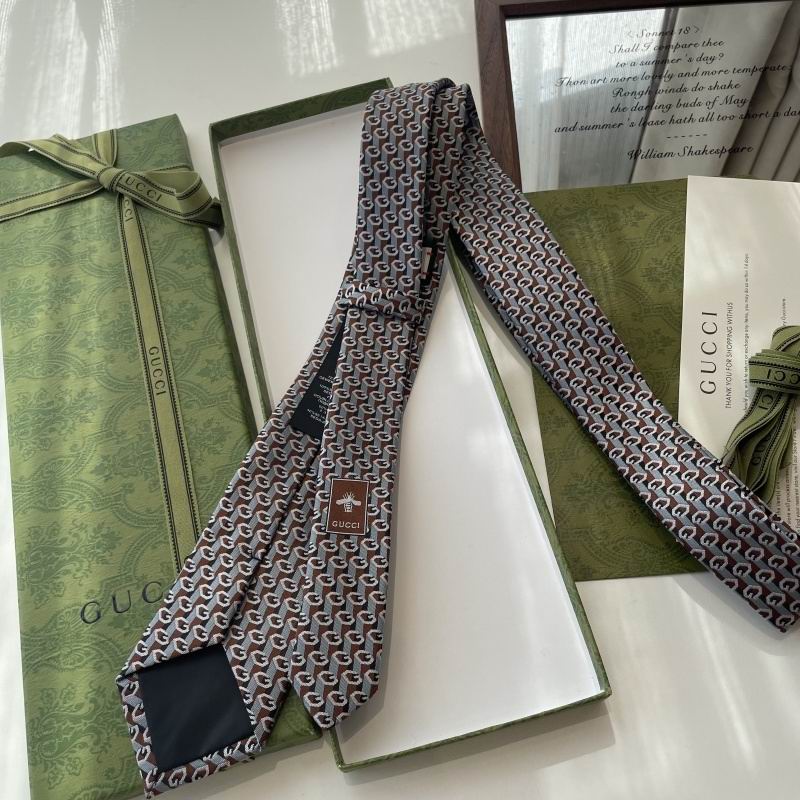 GRAVATA GUCCI INTERLOCKING G CHAIN