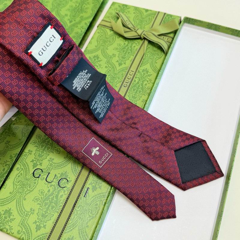 GRAVATA GUCCI GG EM JACQUART DE SEDA