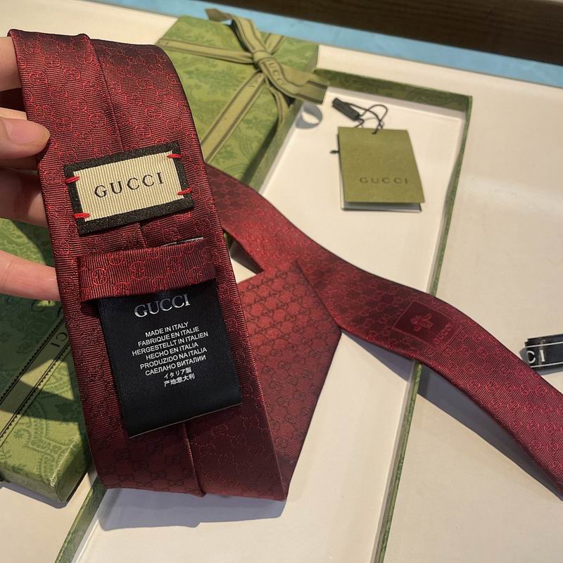 GRAVATA GUCCI DE SEDA COM ESTAMPA DOUBLE G