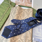 GRAVATA GUCCI DE SEDA JACQUART COM ESTAMPA DE ABELHAS GUCCI