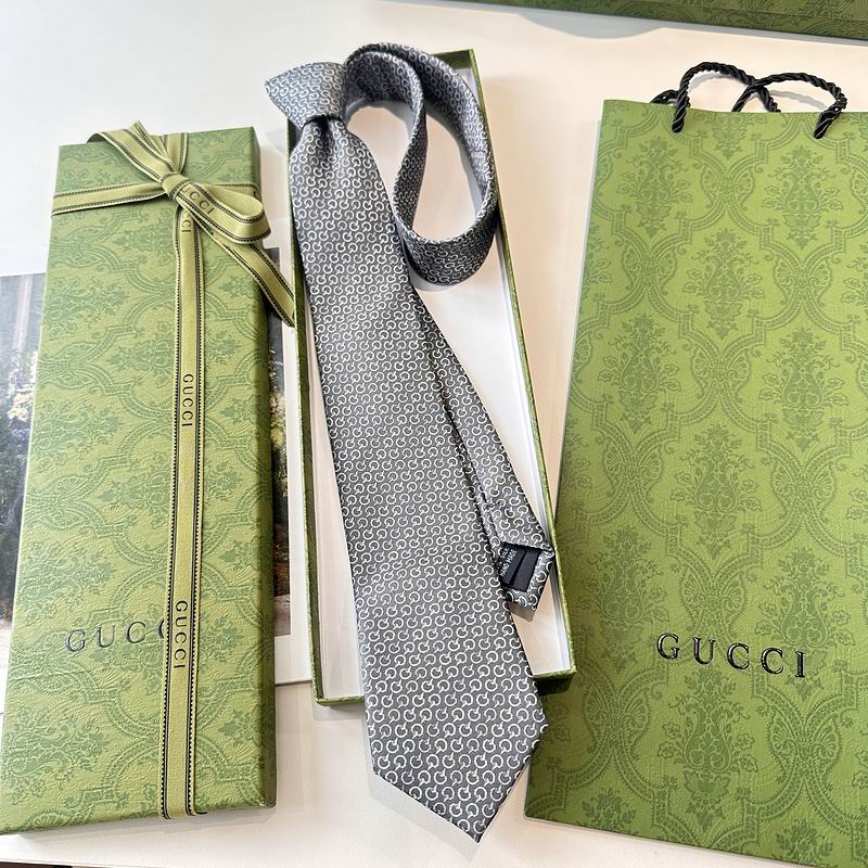 GRAVATA GUCCI  GG HORSEBIT SILK JACQUARD TIE