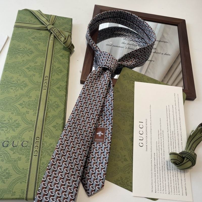 GRAVATA GUCCI INTERLOCKING G CHAIN