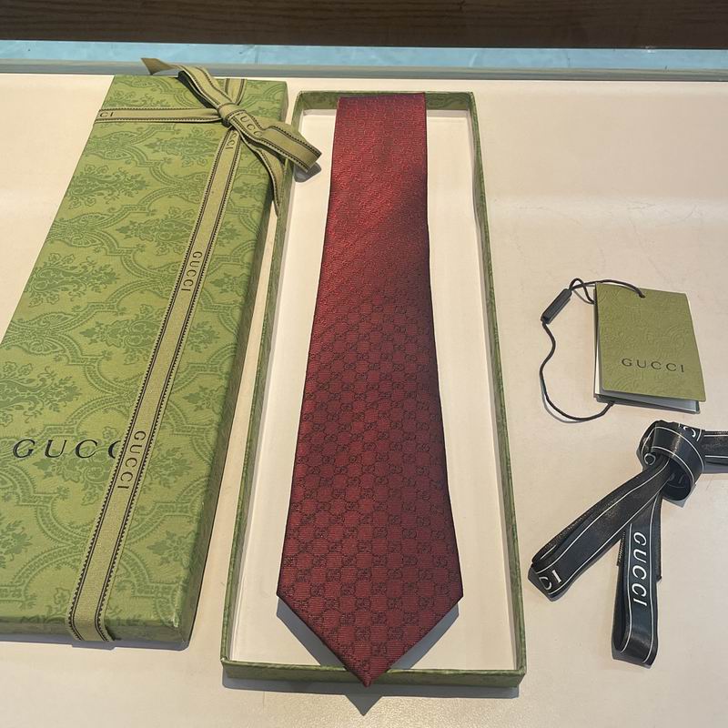 GRAVATA GUCCI DE SEDA COM ESTAMPA DOUBLE G