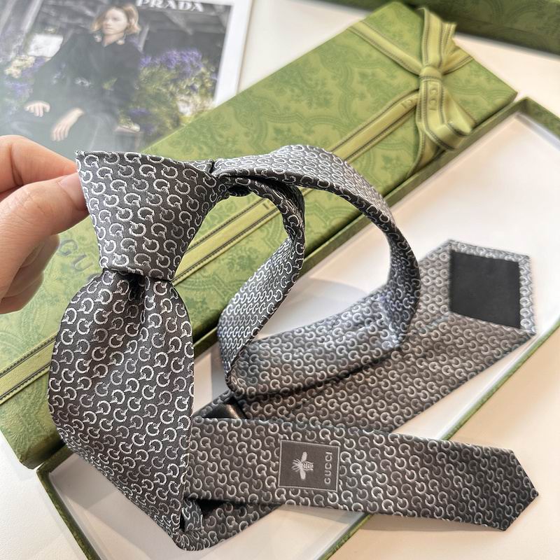GRAVATA GUCCI  GG HORSEBIT SILK JACQUARD TIE