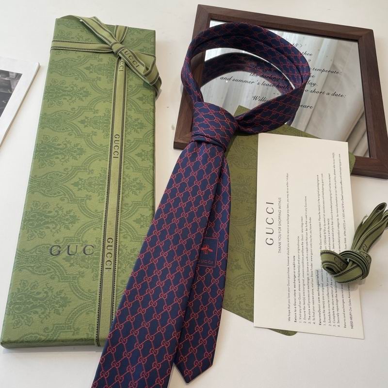 GRAVATA GUCCI INTERLOCKING G CHAIN