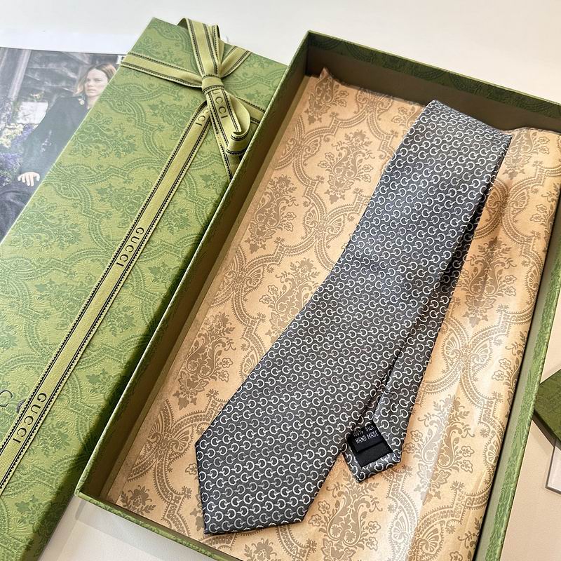 GRAVATA GUCCI  GG HORSEBIT SILK JACQUARD TIE